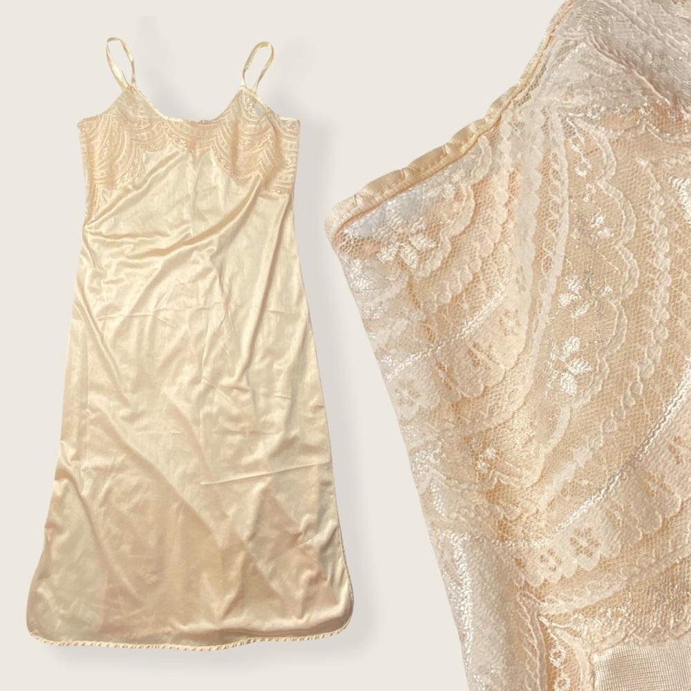 Vintage Carriage Court Cream Blush Satin Slip 32 - Picture 1 of 15